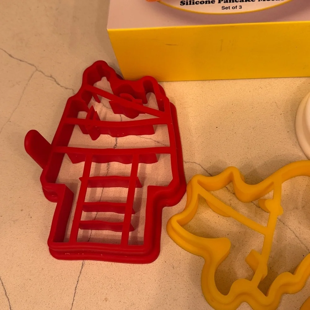 Peanuts Silicone Pancake Molds William Sonoma Snoopy Woodstock 3 molds